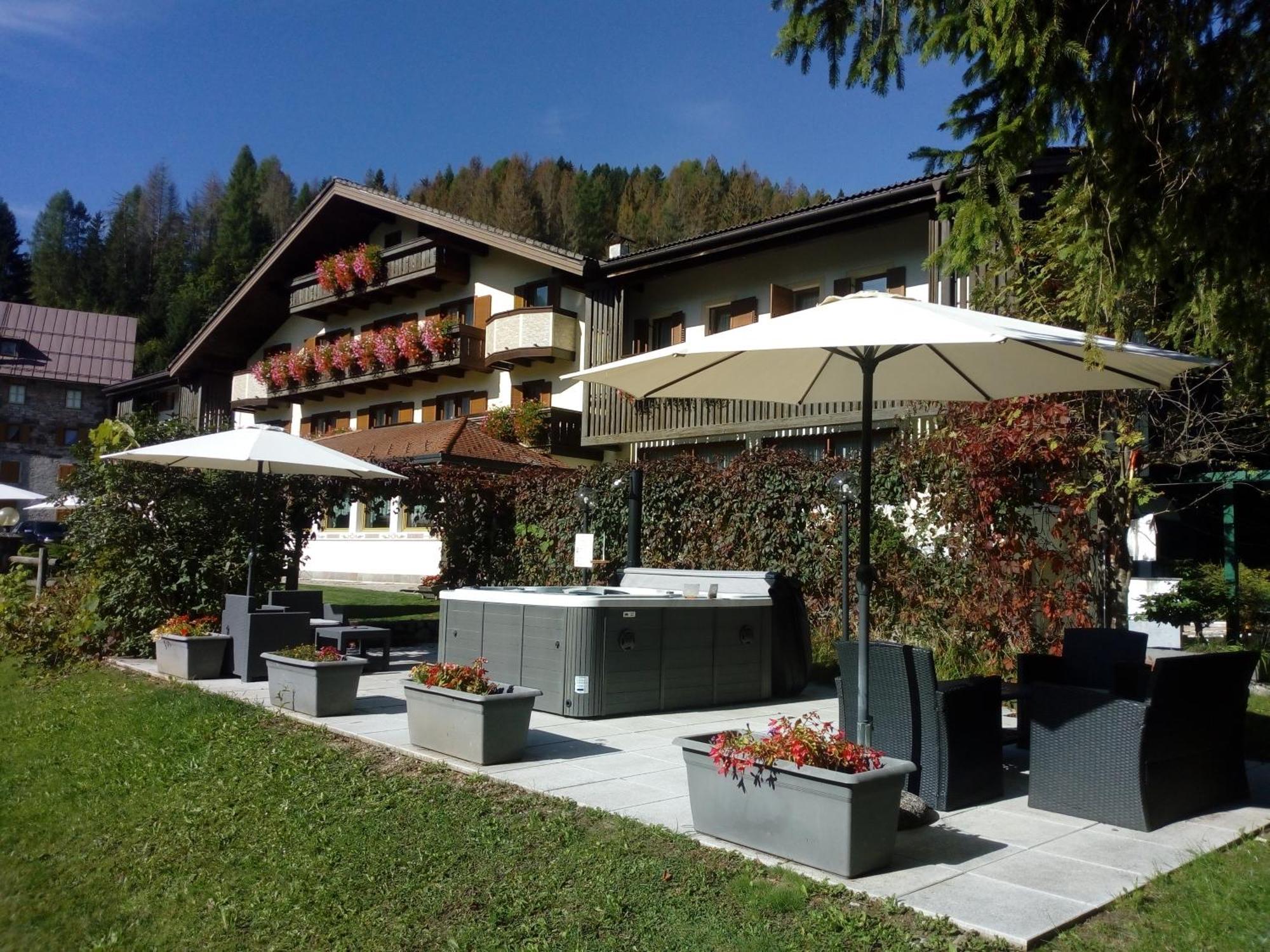 Park Hotel Arnica Falcade Exterior foto